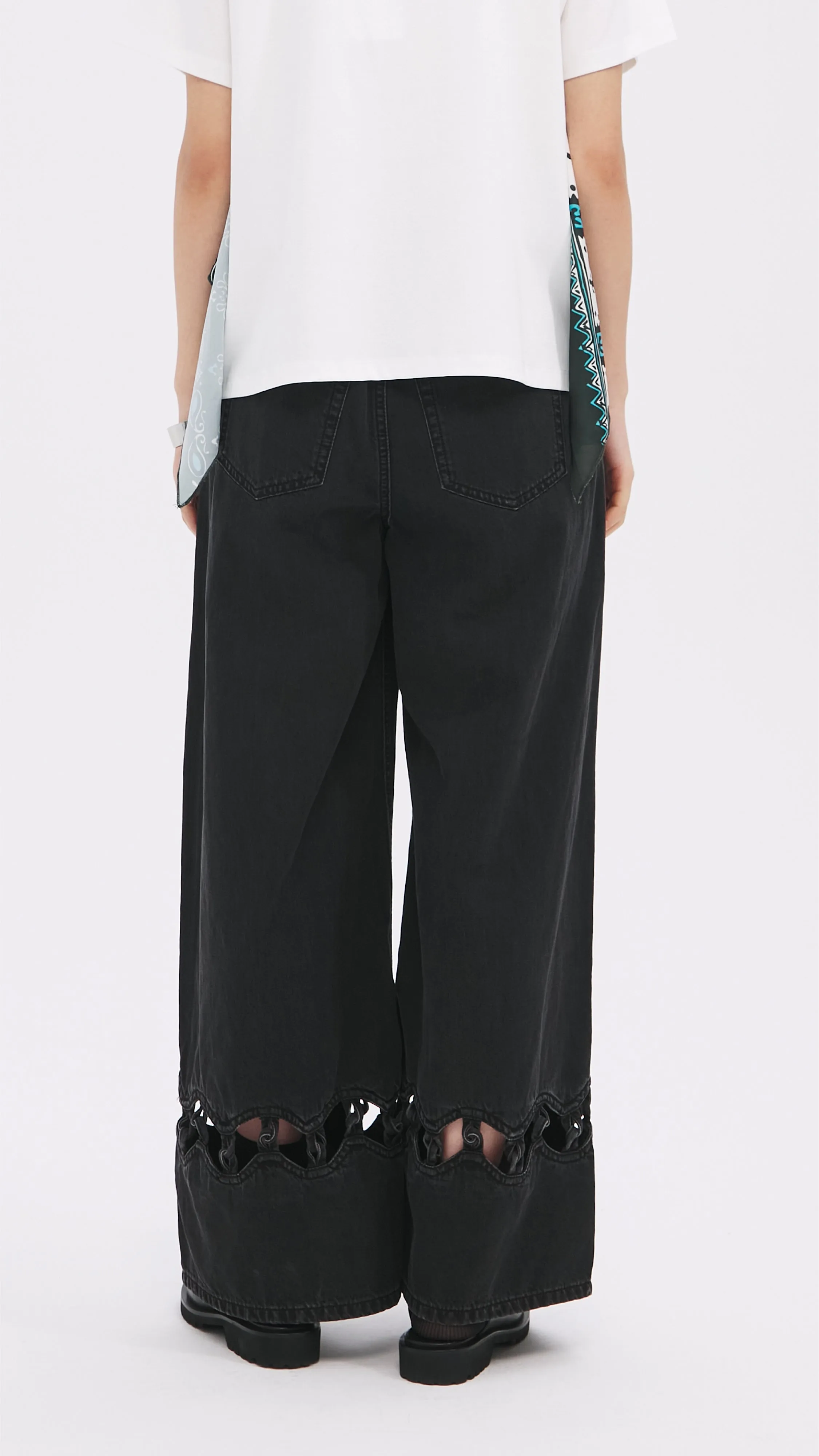 Cut Out Trims Jeans